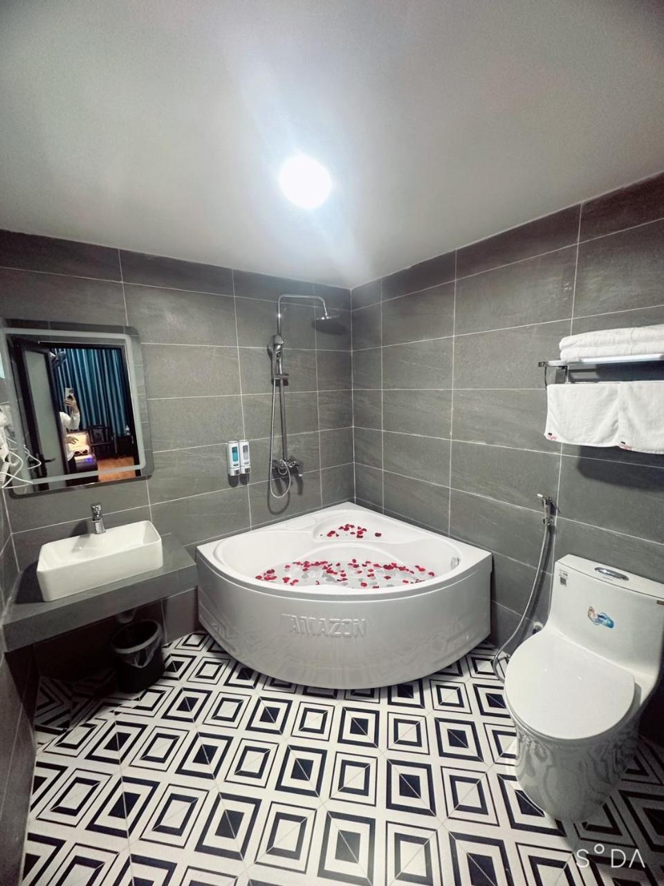 האנוי Nhat Tan Hotel מראה חיצוני תמונה